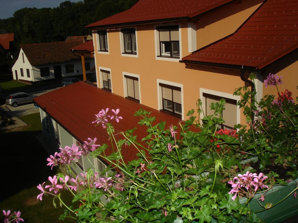 Hotel Altneudoerflerhof Bad Radkersburg Luaran gambar